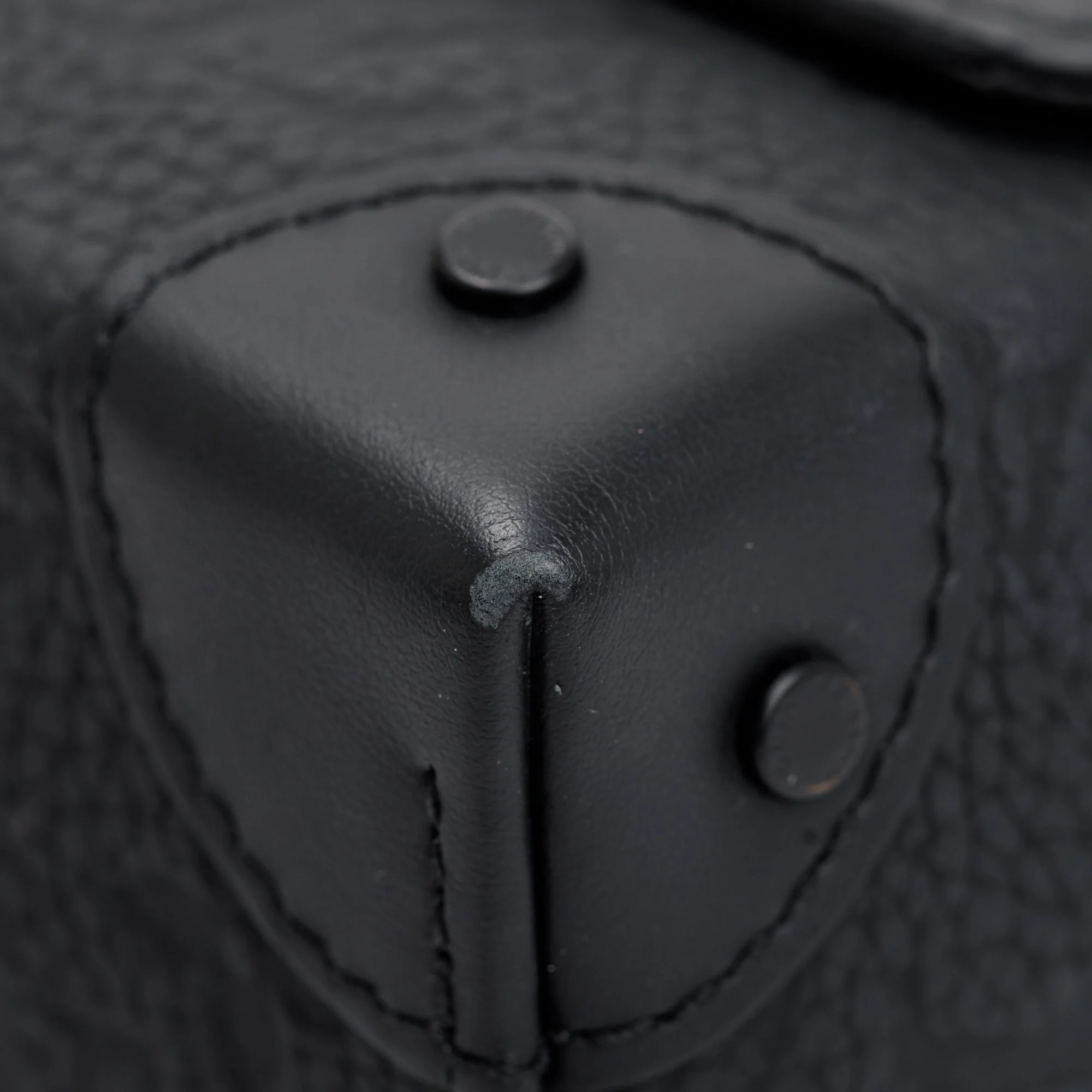 Louis Vuitton 2022 Black Taurillon Monogram Embossed Leather Soft Trunk Messenger Bag - Image 9