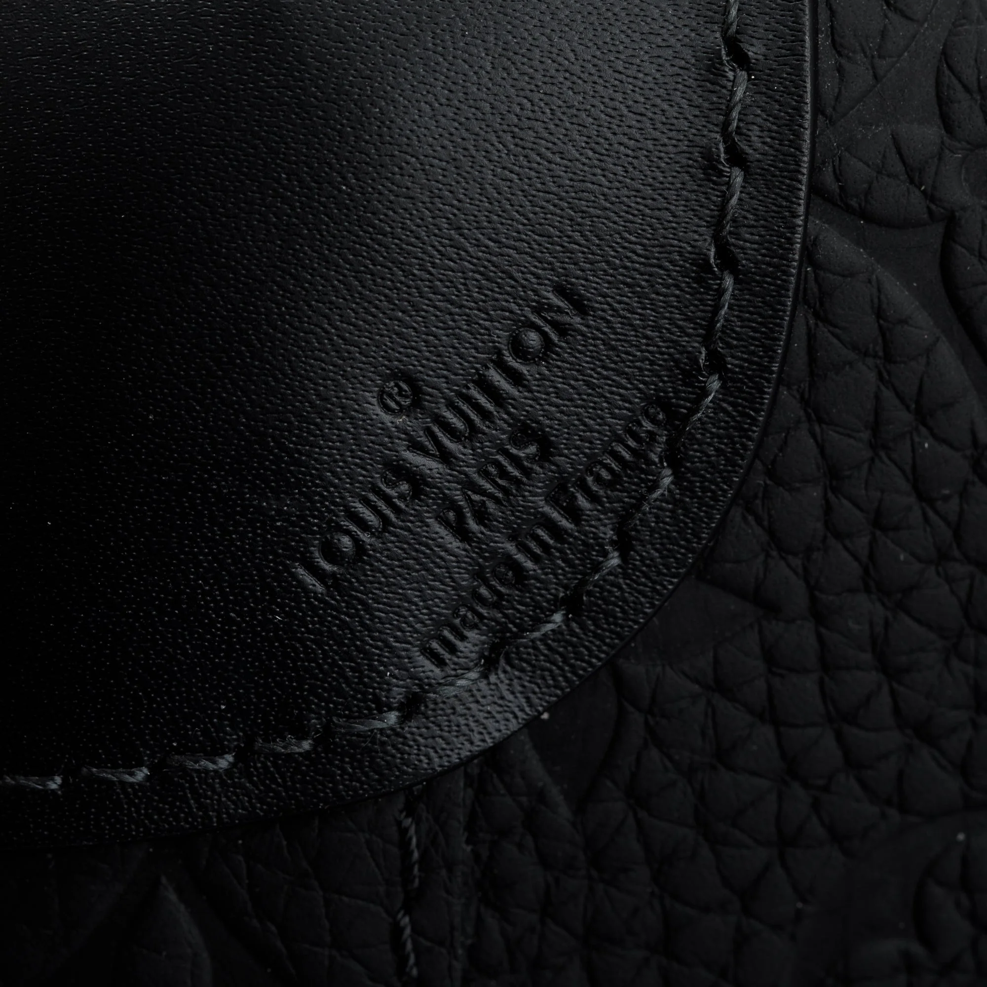 Louis Vuitton 2022 Black Taurillon Monogram Leather Horizon 55 Luggage w/ Box - Image 7