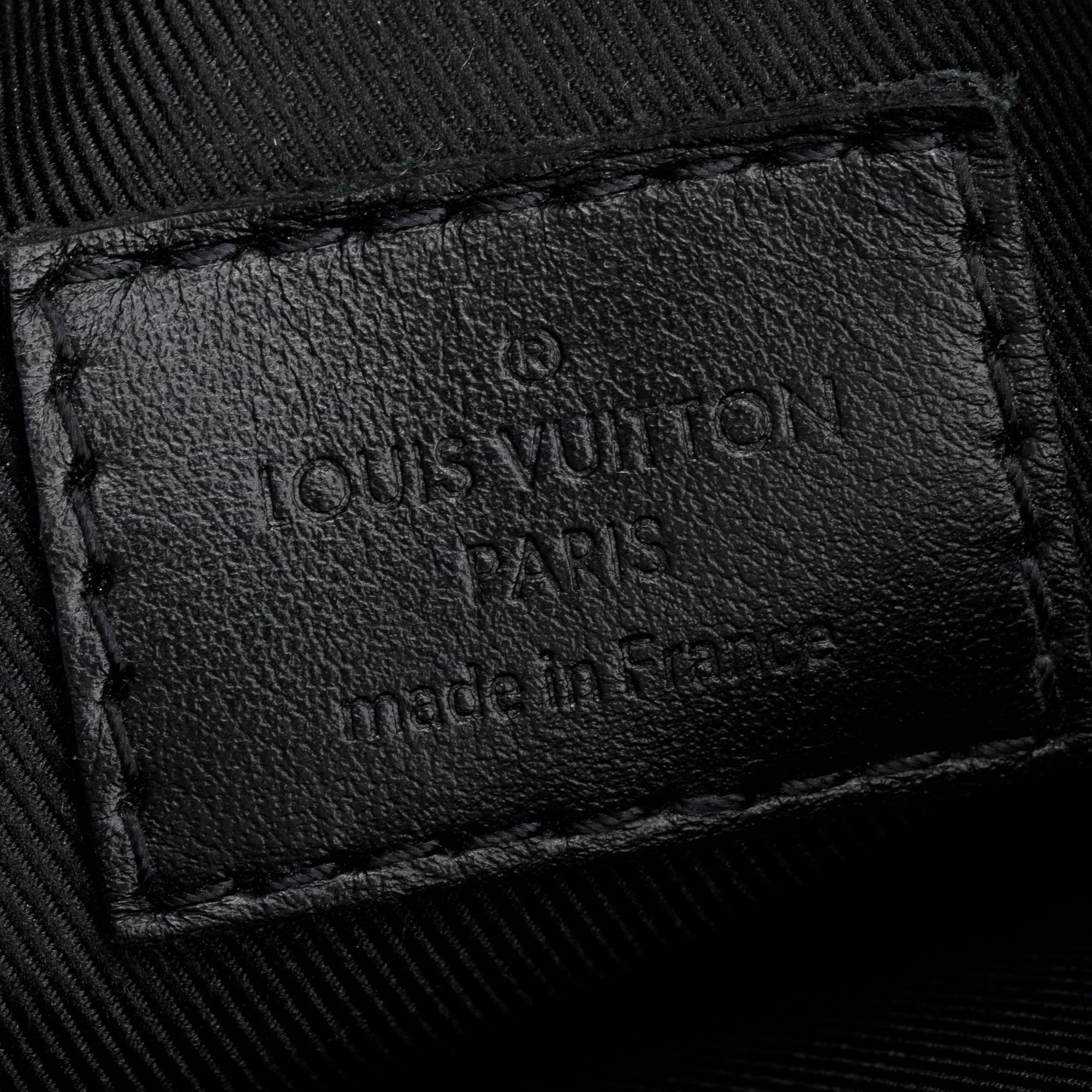 Louis Vuitton 2023 Monogram Eclipse S-Lock Verticle Wearable Wallet w/ Box - Image 9