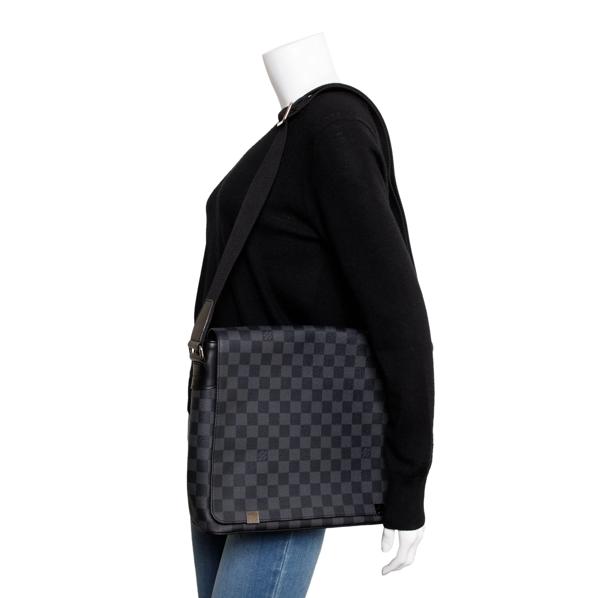 Louis Vuitton Damier Graphite District MM - Image 2