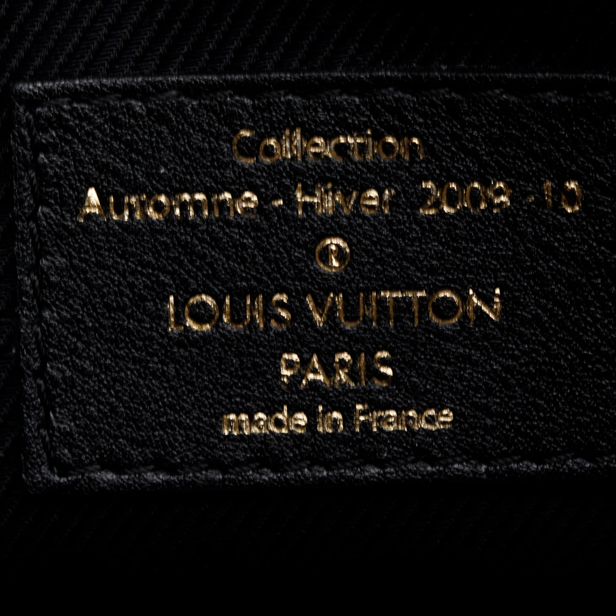 Louis Vuitton Limited Edition Cranberry Monogram Embossed Leather Jeu Neo Noe Bag - Image 9