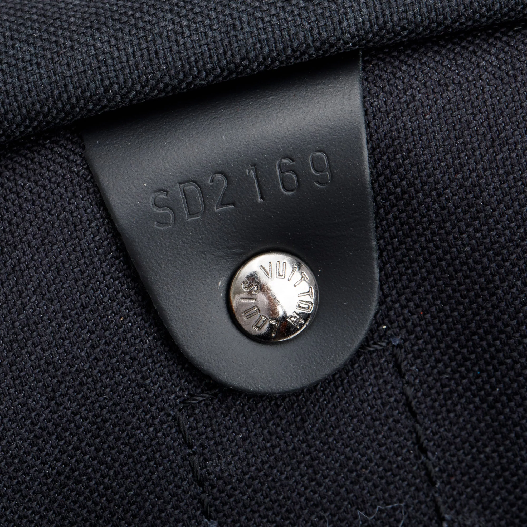 Louis Vuitton Monogram Eclipse Keepall Bandouliere 55 w/ Strap - Image 8