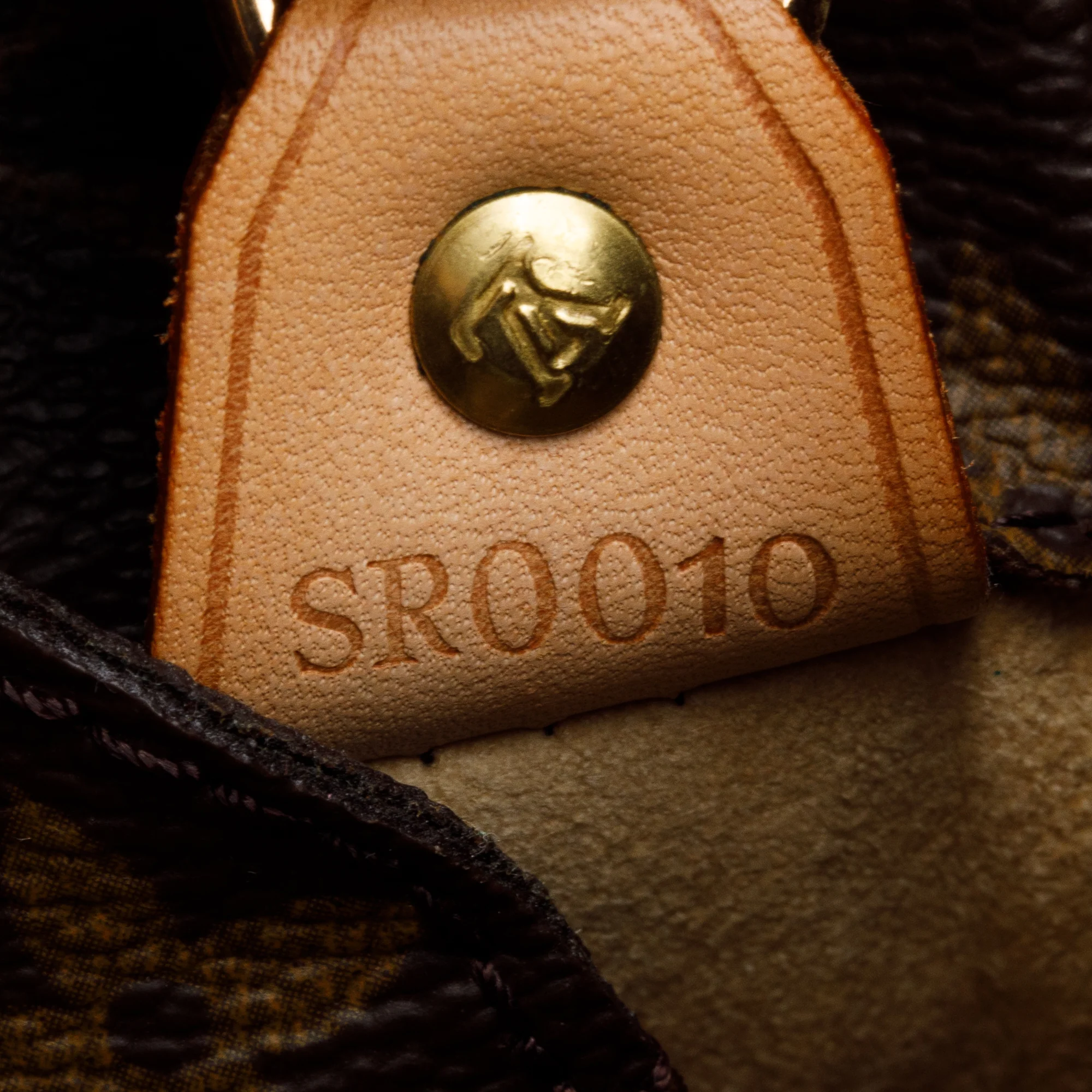 Louis Vuitton Monogram Luco Tote - Image 8