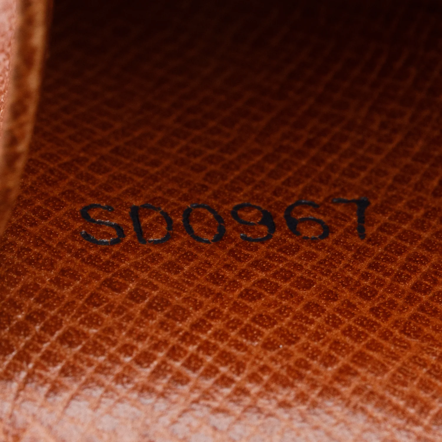 Louis Vuitton Monogram Mini Agenda Cover with Pen - Image 7