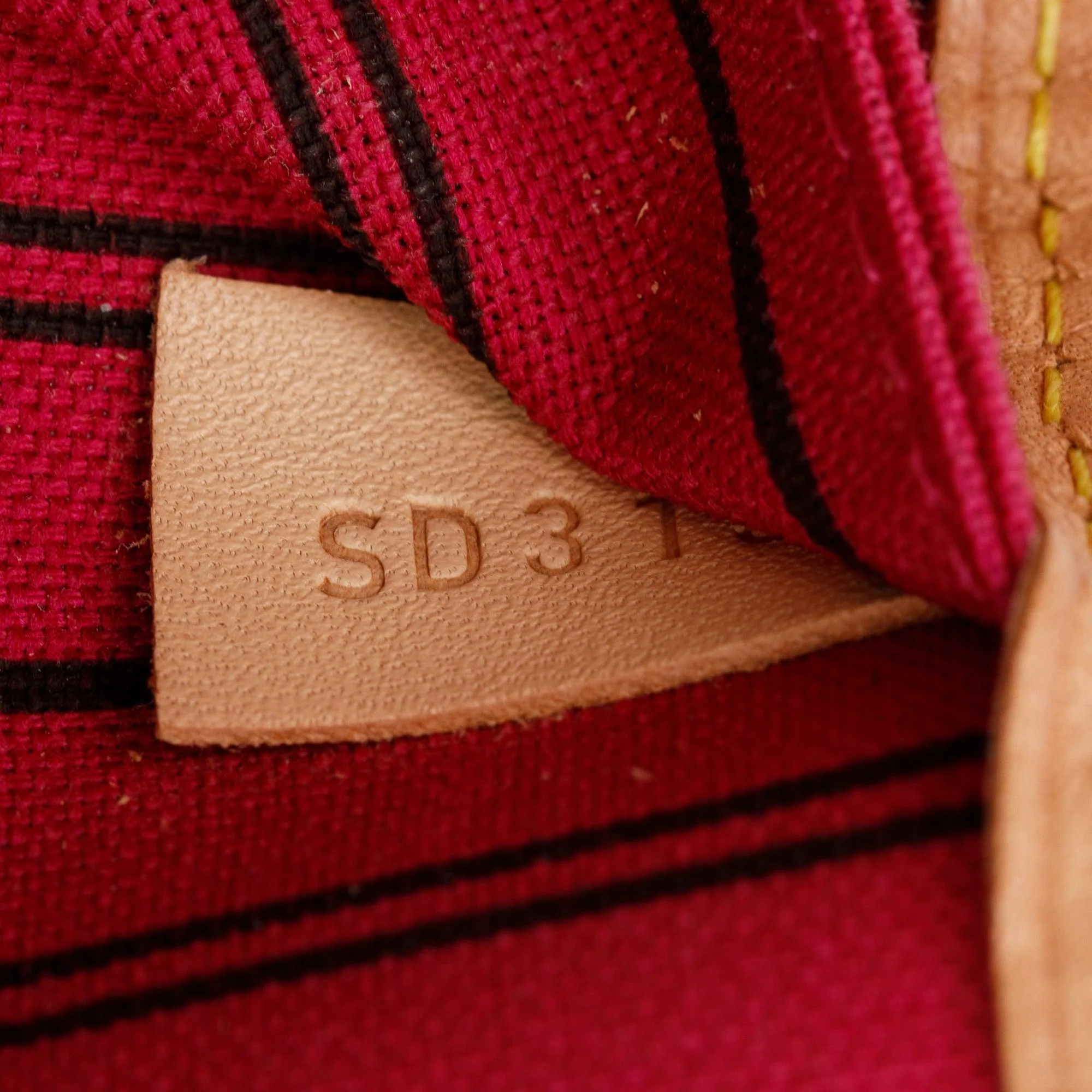 Louis Vuitton Monogram Neverfull MM w/ Pouch - Image 10