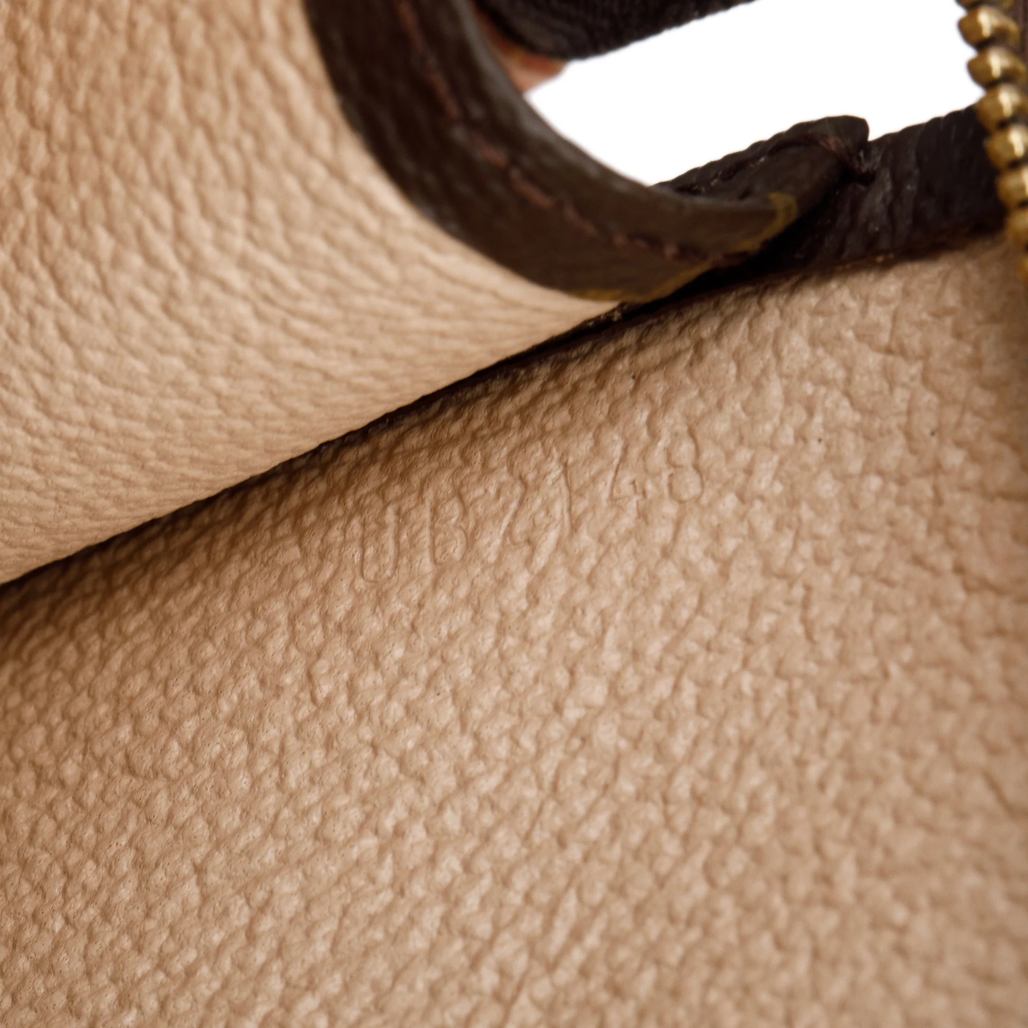 Louis Vuitton Monogram Toiletry Pouch 26 - Image 7