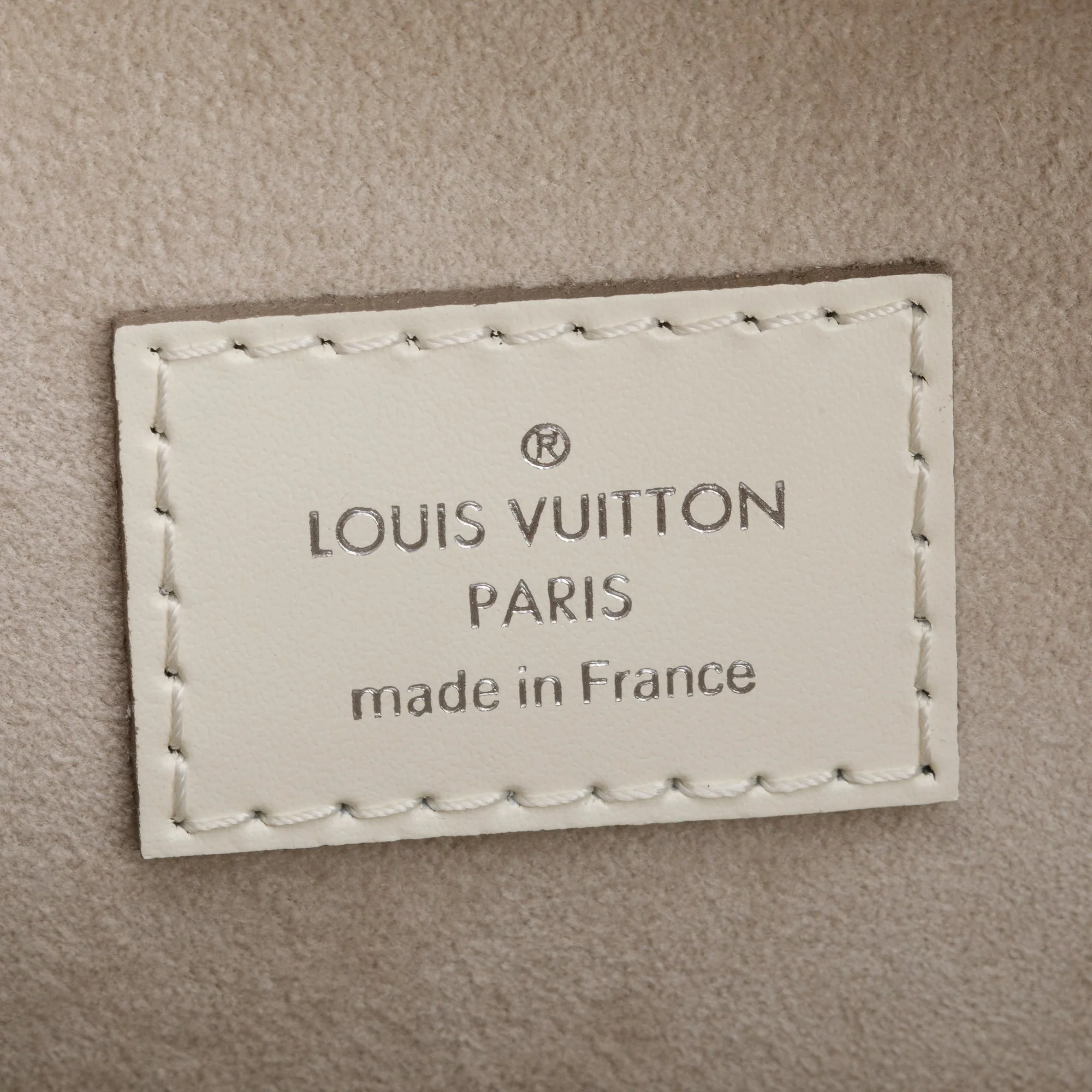 Louis Vuitton White Epi Leather Pont-Neuf GM - Image 5