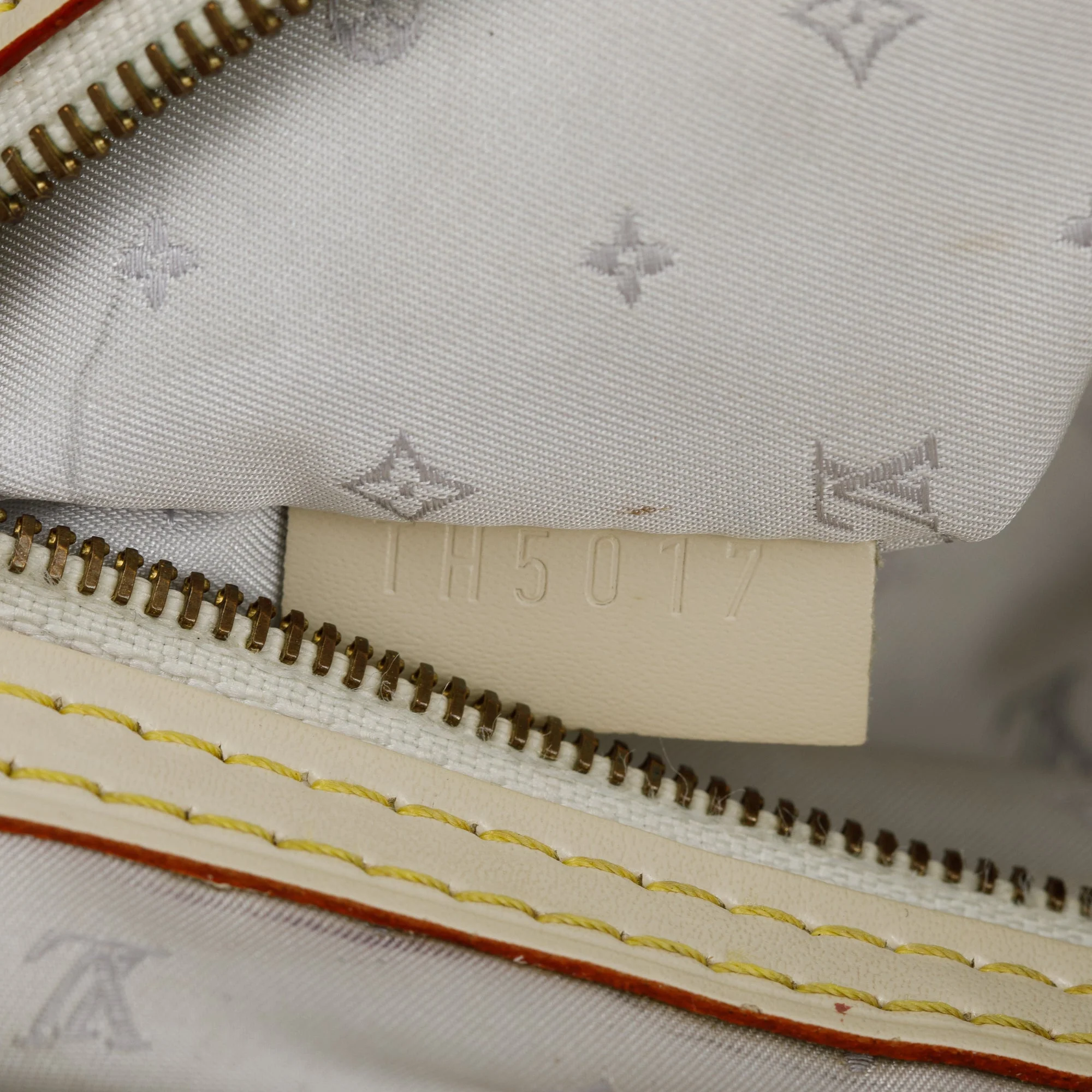 Louis Vuitton White Goatskin Leather Suhali Lockit Bag - Image 13