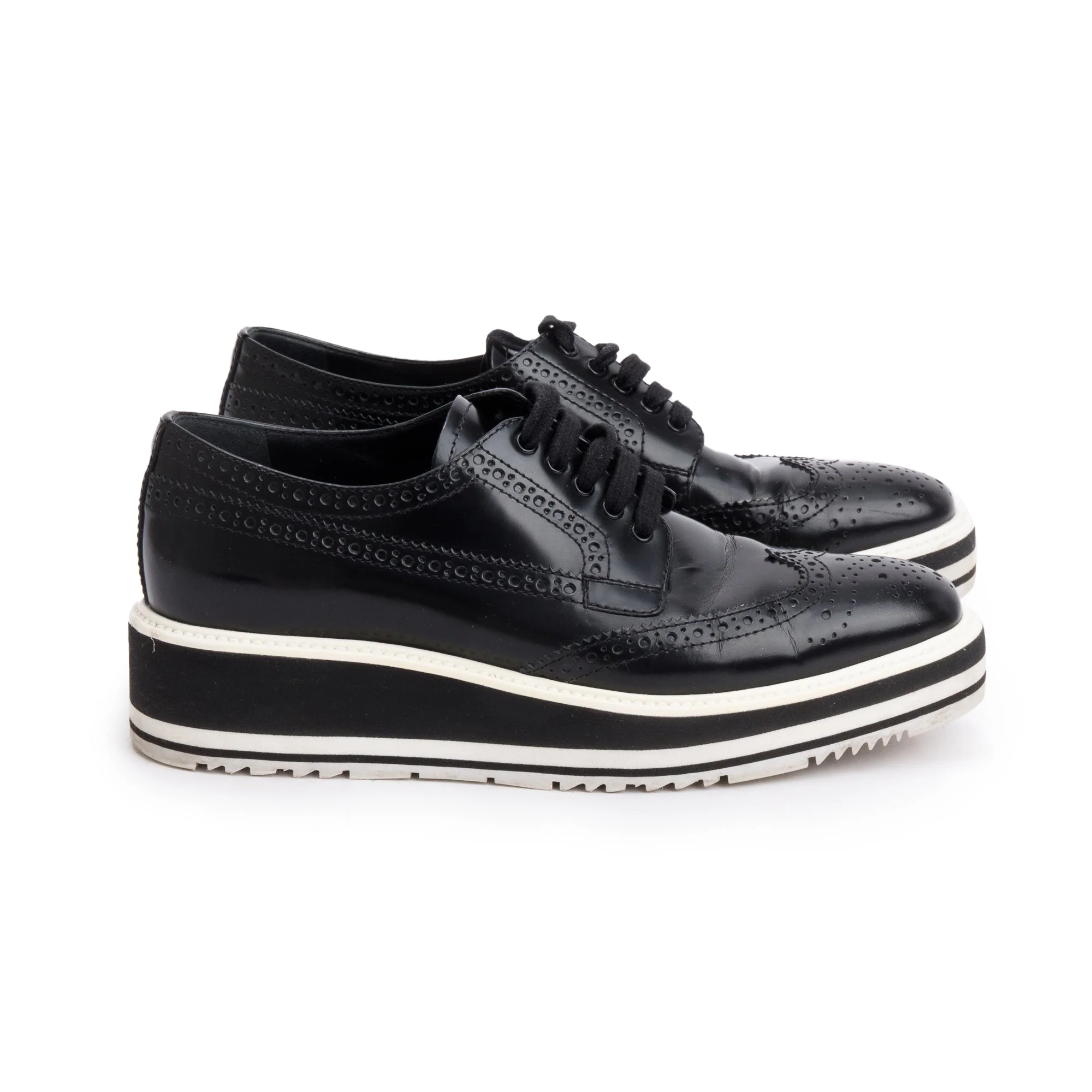 Prada Black Spazzolato Leather Eyelet Trim Laced Oxford Shoes, Size 37 - Image 2