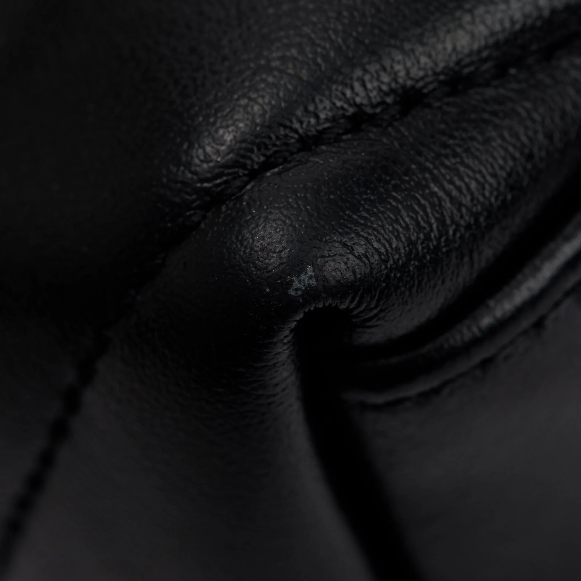 Saint Laurent 2020 Black Quilted Leather Small LouLou Chain Shoulder Bag w/ Box - Image 9