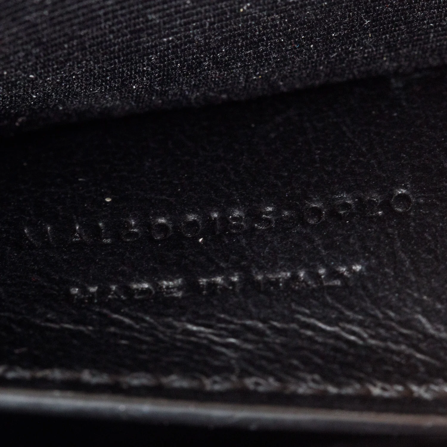Saint Laurent 2020 Grey Grained De Poudre Medium Envelope Shoulder Bag - Image 10