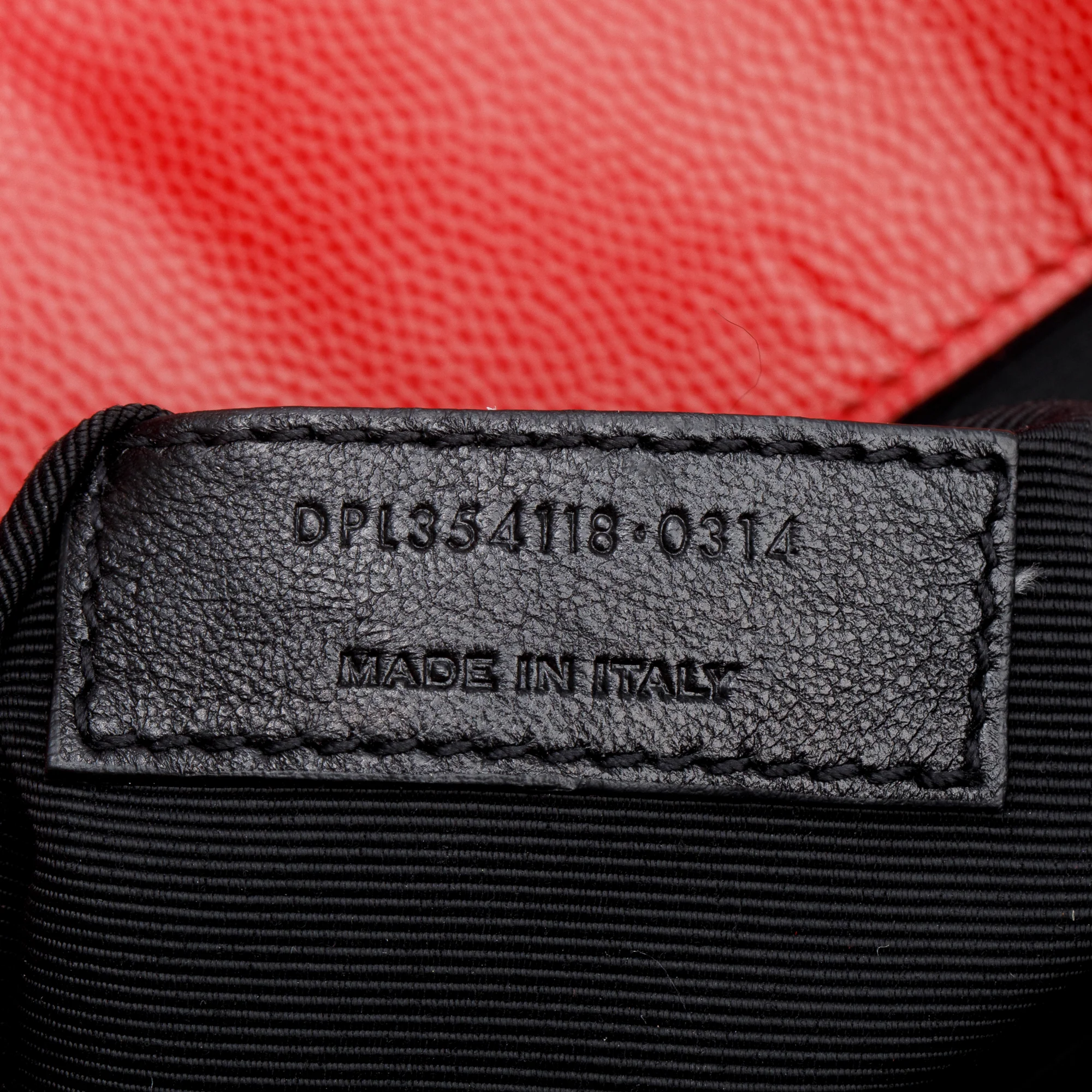 Saint Laurent Red Quilted Grain De Poudre Leather Large Envelope Chain Bag - Image 9